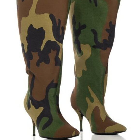 AZALEA WANG " ARMY EDGED RUNWAY "  CAMO BIGG BEAUTY  BOOTIE IN BROWN (BRAND NEW - Picture 1 of 6